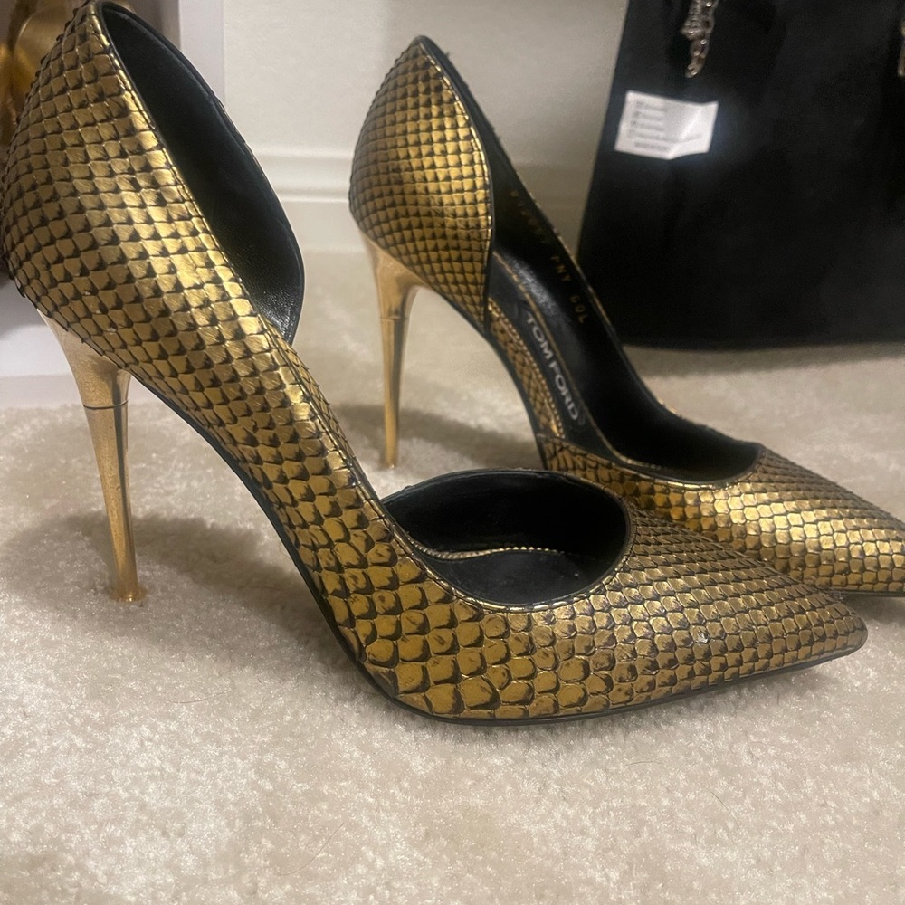 Tom Ford pumps.